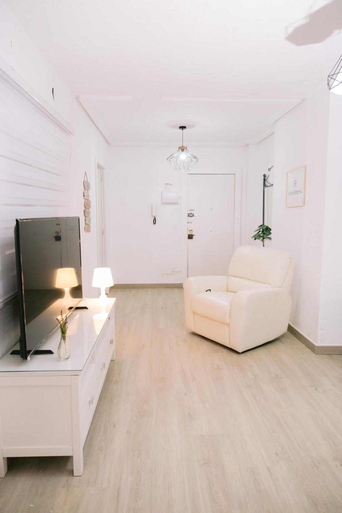 Piso Compartido Delyrent, Renfe 호텔 하엔 외부 사진